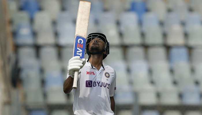 IND vs NZ: Mayank Agarwal says THIS Sunil Gavaskar advice helped him score  century on Day 1 of 2nd Test | Cricket News | Zee News