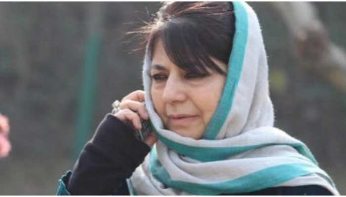 Mehbooba Mufti protests at Jantar Mantar, says Kashmir has become &#039;a prison&#039;