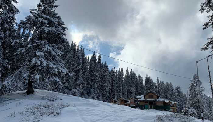 Kashmir Valley receives record number of tourists, Gulmarg Ski resort fully booked for New Year and Christmas