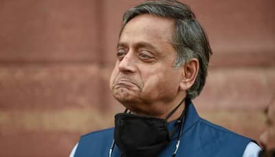 Trolled over a pic, Shashi Tharoor hits back, explains who is a 'bhakt'