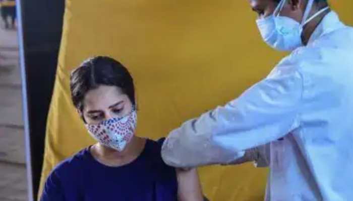 Ramp up vaccination: Maharashtra CM Uddhav Thackeray as Omicron triggers fear Ramp up vaccination: Maharashtra CM Uddhav Thackeray as Omicron triggers fear