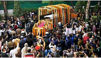 Farmers hold 'havan' at Ghazipur border to pray for Gen Bipin Rawat, other victims of chopper crash