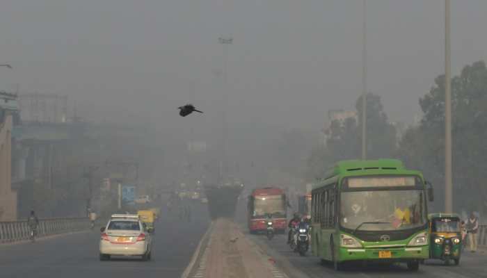 Delhi&#039;s air quality continues to remain &#039;very poor&#039;, likely to deteriorate further