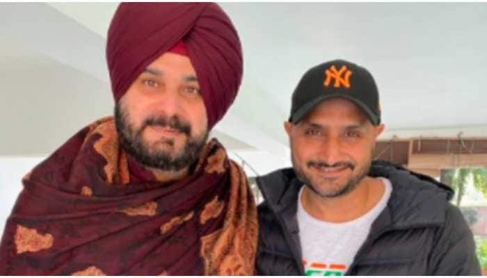 Navjot Singh Sidhu posts pic with Harbhajan Singh, says &#039;picture loaded with possibilities&#039;