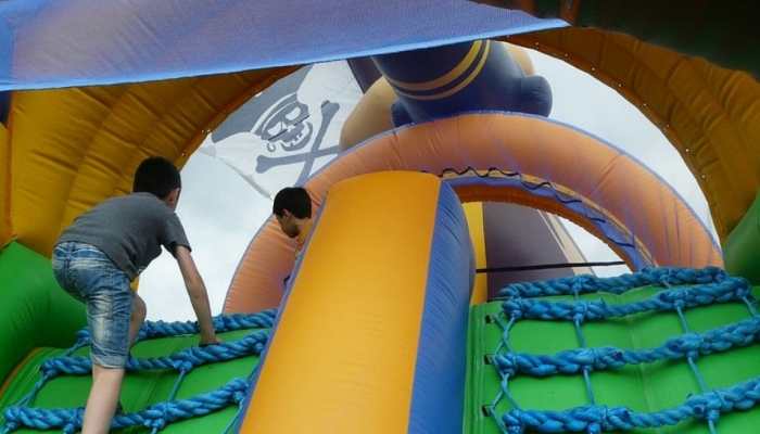 Tragic! At least four children dead in a bouncy castle accident