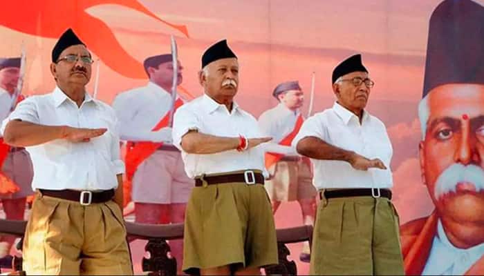 RSS chief roots for &#039;ghar wapsi&#039; of Hindus, asks those seeking power to shed arrogance