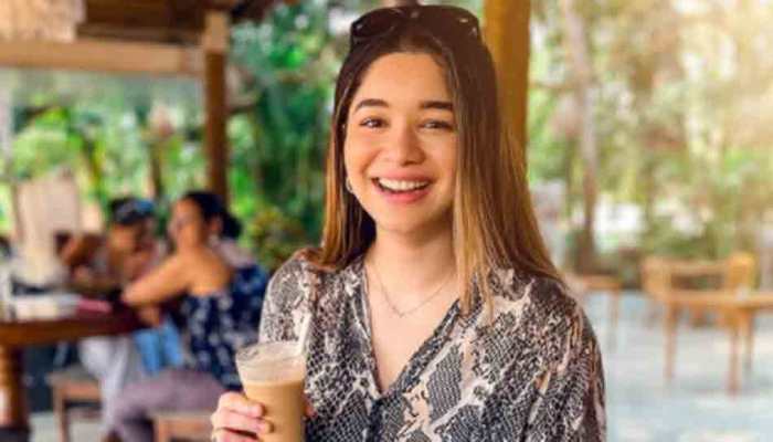 VIRAL: Sachin Tendulkar's daughter Sara looks effortlessly stylish in snake print top, flashes beautiful smile