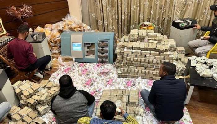 I-T department recovers over Rs 150 crore cash after raids at UP businessman&#039;s premises