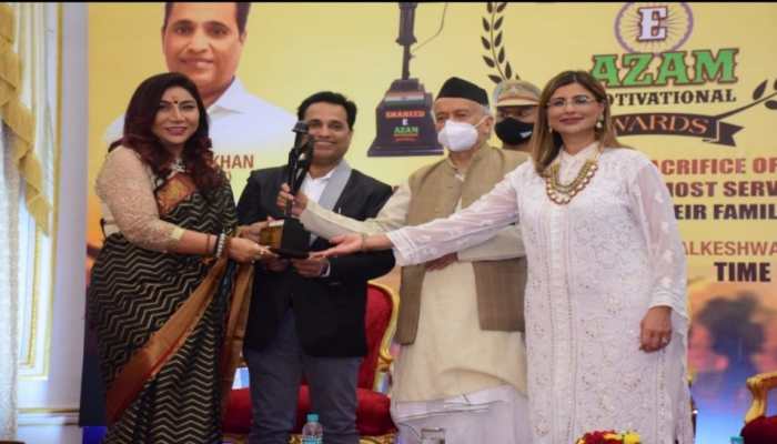 Maharashtra Governor Bhagat Singh Koshyari honours Navnedhi Waddhwa with Shaheed - E - Azam Motivational Award