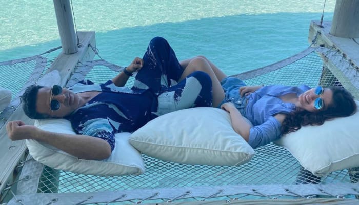 Akshay Kumar wishes Twinkle Khanna on birthday with a mushy rhyme, shares photo from Maldives