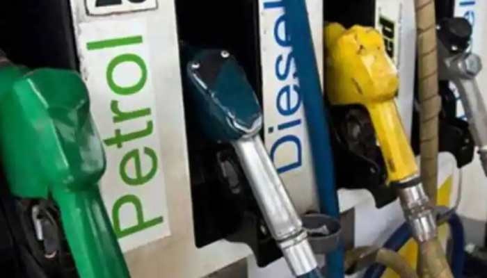 Petrol price cut by Rs 25/Litre in THIS STATE. Big benefit to 2-wheeler owners