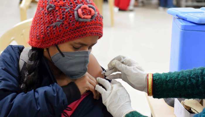 Covid-19 vaccine must to enter malls, restaurants: States across India implement curbs - 5 points