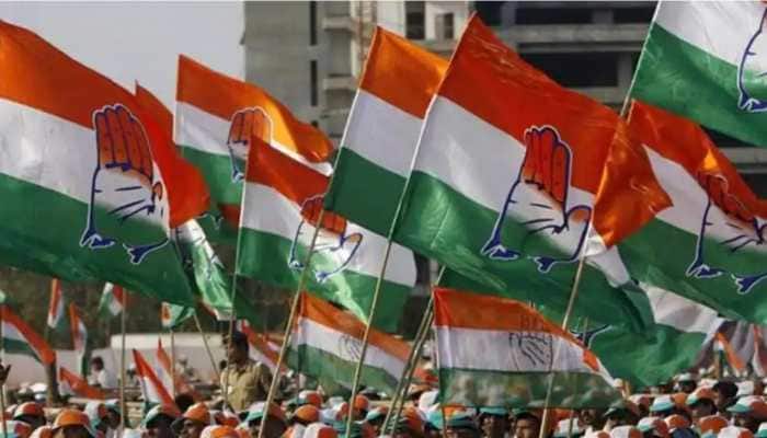 Trouble for Punjab Congress - 2 MLAs quit, Amarinder Singh&#039;s aide also leaves