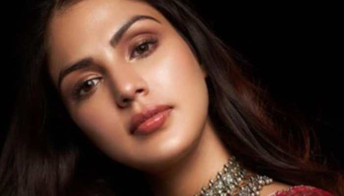 Rhea Chakraborty's 2021 involved 'healing and pain', read emotional post