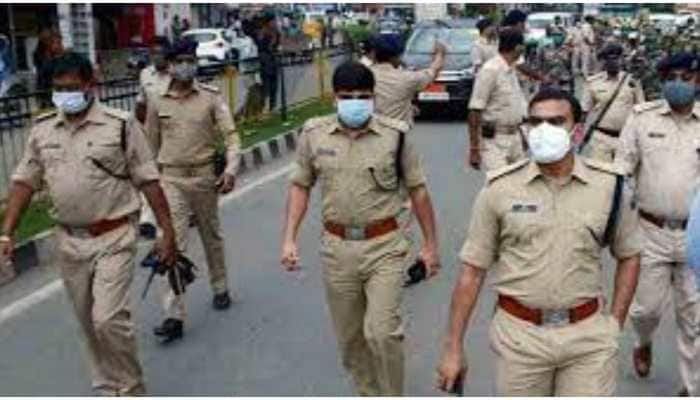 Noida police carries out intensive security drill on New Year&#039;s eve