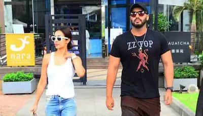 Arjun Kapoor shares video with girlfriend Malaika Arora riding golf cart from Maldives trip, latter teases saying 'Mr Pouty'