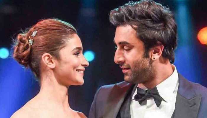 B-Town loverbirds Alia Bhatt, Ranbir Kapoor&#039;s photo from Africa safari goes viral