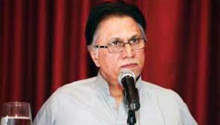 Shoot those who want democracy: Hassan Nisar 
