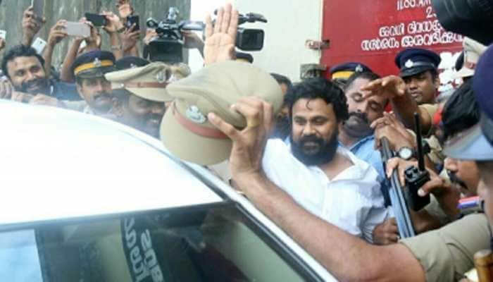 South actress abduction case: Kerala Police arrives at Dileep&#039;s house ahead of bail plea hearing