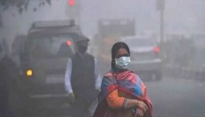Delhi witnesses dense fog; Capital’s air quality deteriorates to 'very poor' category