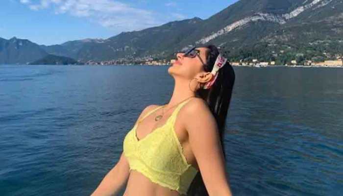 Kiara Advani takes dip in pool in latest sizzling photo, Samantha Ruth Prabhu says &#039;wow&#039;