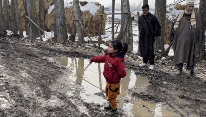 Meet Hifza Khan, kid reporter from Kashmir whose video on bad roads went viral