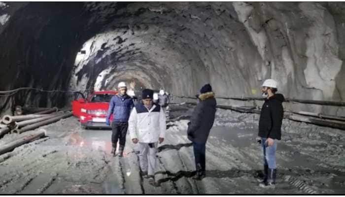 Ladakh: Zojila tunnel project continues despite sub-zero temperature
