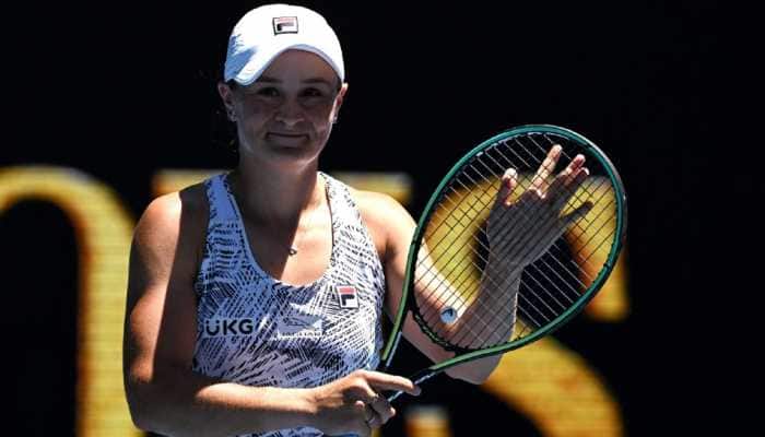 Australian Open 2022: Brutal Ash Barty demolishes Lucia Bronzetti to reach third round