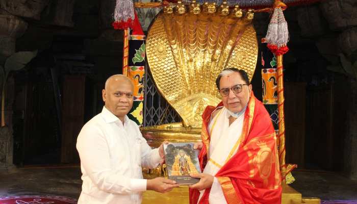 Rajya Sabha MP Dr Subhash Chandra offers prayers at Tirupati 