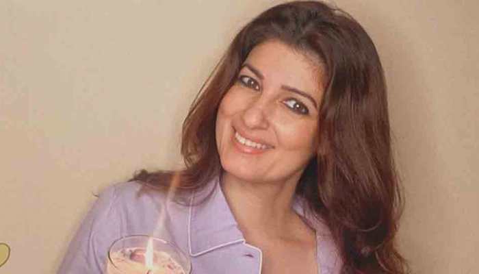Twinkle Khanna sings &#039;mera dil bhi kitna pagal hai&#039; to a plate of laddoos: Watch funny video