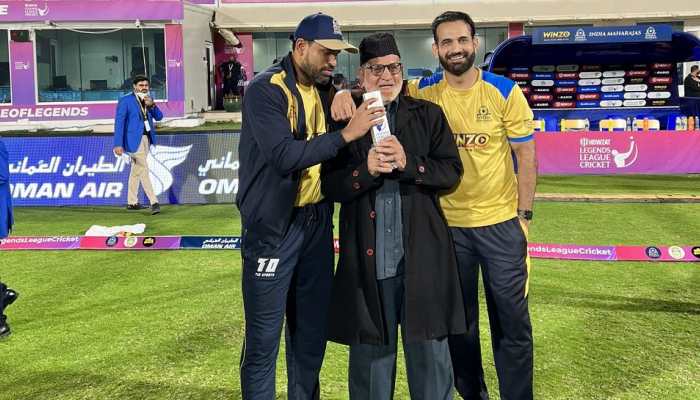 Irfan and Yusuf Pathan's lovely moment with father is winning internet - SEE PICS