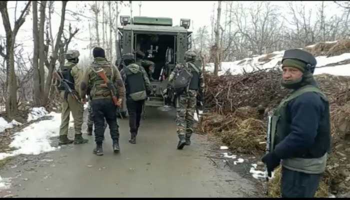 Encounter breaks out in Kashmir&#039;s Shopian, two terrorists trapped