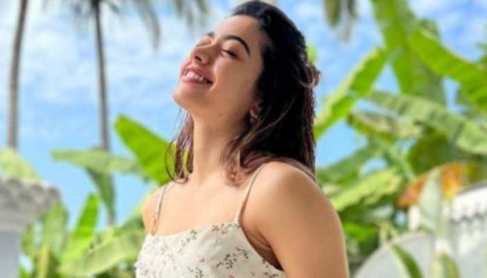 Inko thand nahi lagti: Rashmika Mandanna massively trolled for her airport look, watch