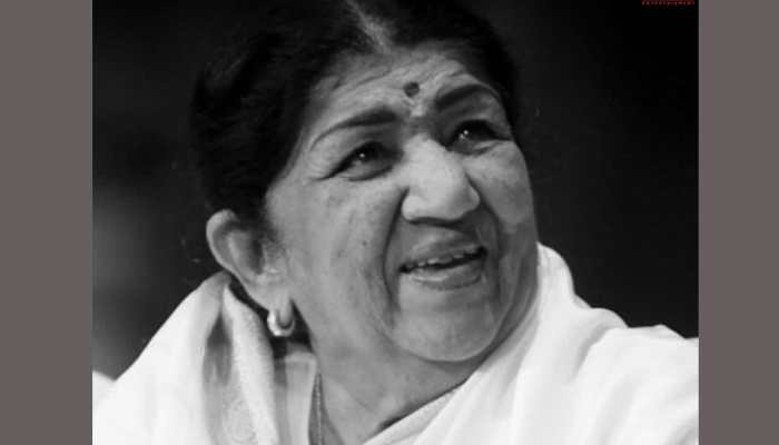 Lata Mangeshkar&#039;s death BREAKS Bollywood, Salman Khan, Akshay Kumar mourn demise