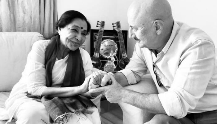 Anupam Kher meets Asha Bhosle after Lata Mangeshkar&#039;s death, says ‘It is often the biggest smile hiding the saddest heart’