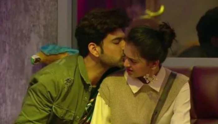 Tejassswi Prakash reveals Karan Kundrra is more INSECURE in their relationship; has barred her from kissing on screen