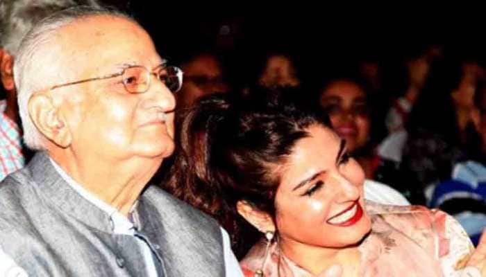 Raveena Tandon mourns father Ravi Tandon's demise, writes, 'I'm never letting go, love you papa'
