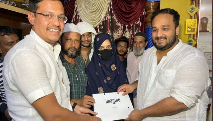Hijab row: Muskan Khan gets iPhone as gift from Mumbai MLA Zeeshan Siddique 