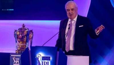 IPL 2022 mega auction halted as auctioneer Hugh Edmeades collapses during event - WATCH