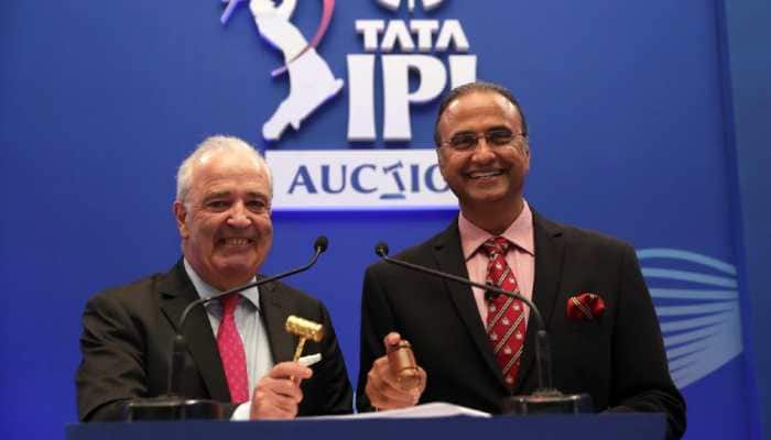IPL 2022 mega auction: Auctioneer Hugh Edmeades conducts final leg as Charu Sharma pays tribute, Watch