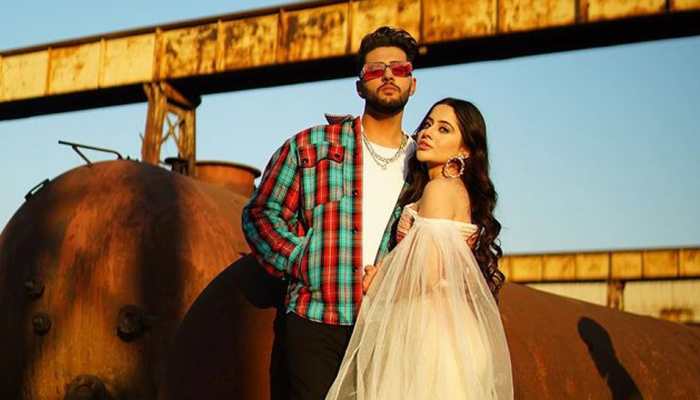 Urfi Javed dating Indo-Canadian singer Kunwarr? Check out these sizzling photos
