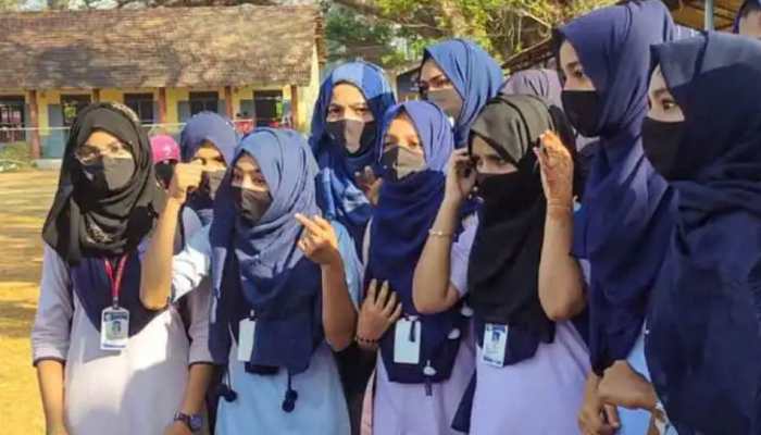 Karnataka High Court adjourns hearing on Hijab ban to tomorrow