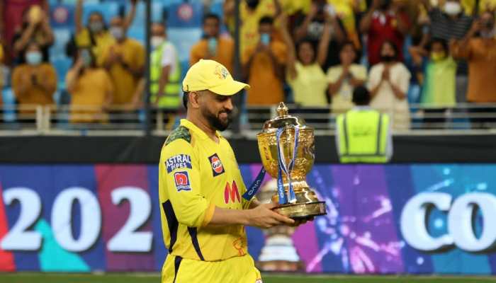 MS Dhoni came from modest background in Ranchi. Dhoni's father Pan Singh was a junior managed at a company called Mecon but Chennai Super Kings skipper's current net worth is about Rs 819 crore. (Source: Twitter)