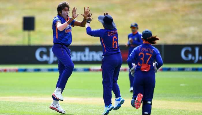 Jhulan Goswami effort in vain as India women lose third ODI against New Zealand by 3 wickets, five-match series as well