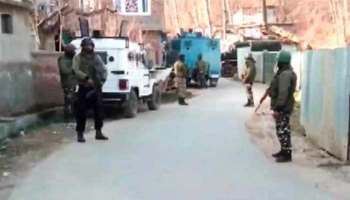 One terrorist killed in encounter in J&amp;K&#039;s Shopian, operation underway