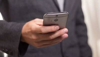 Smartphones may reveal your identity, breaching privacy: Study