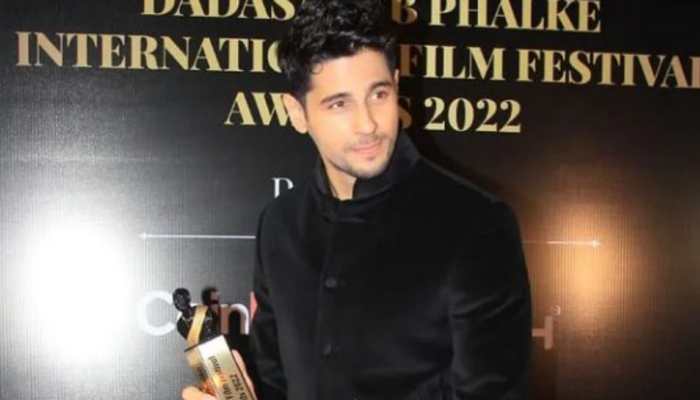 Sidharth Malhotra wins Critics Best Actor at Dadasaheb Phalke International Film Festival Awards 2022