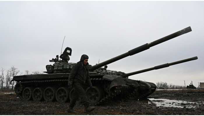 Vladimir Putin gets green light to deploy troops to eastern Ukraine