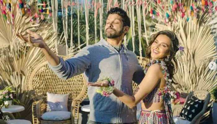 Shibani Dandekar drops new photos from her boho-mehendi with Farhan Akhtar, Shabana Azmi