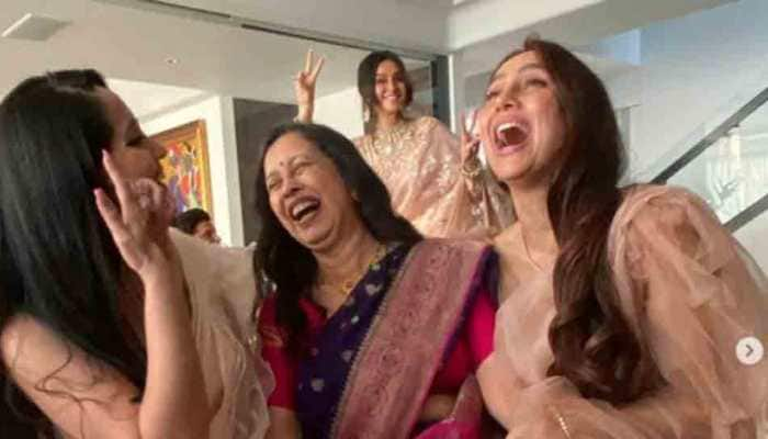 Farhan Akhtar, Shibani Dandekar strike a pose with bride&#039;s mom on her birthday, check out 